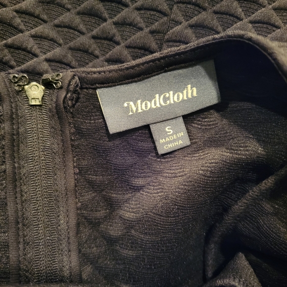 Modcloth Sixties Signature A-Line Dress Women's Size Small, Black Sleeveless - Picture 4 of 9